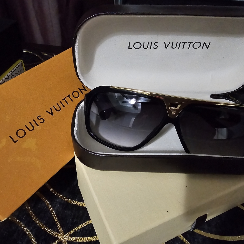 Louis Vuitton sunglasses - Picture 6 of 6